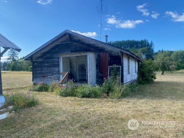 799 A Bunker Creek Road Chehalis, WA 98532 - Photo 36 of 40 a view of a backyard of the house