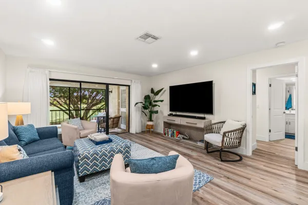 $69,500 | 10 Southport Lane, Unit F, Boynton Beach, FL 33436