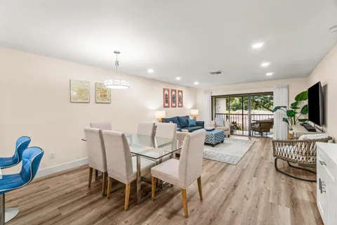 $69,500 | 10 Southport Lane, Unit F, Boynton Beach, FL 33436