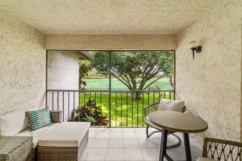 $69,500 | 10 Southport Lane, Unit F, Boynton Beach, FL 33436