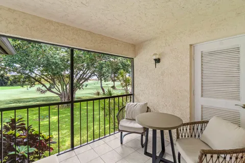 $69,500 | 10 Southport Lane, Unit F, Boynton Beach, FL 33436