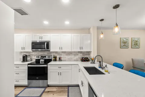 $69,500 | 10 Southport Lane, Unit F, Boynton Beach, FL 33436