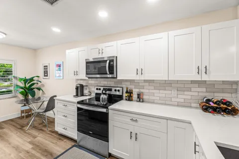 $69,500 | 10 Southport Lane, Unit F, Boynton Beach, FL 33436