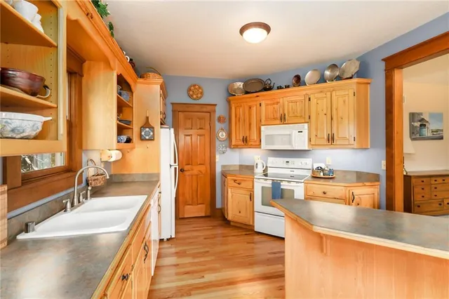 $619,500 | 3386 Linn Road, Perry, KS 66073