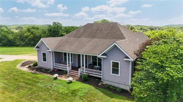 $619,500 | 3386 Linn Road, Perry, KS 66073