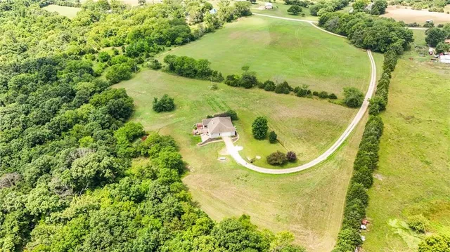 $619,500 | 3386 Linn Road, Perry, KS 66073