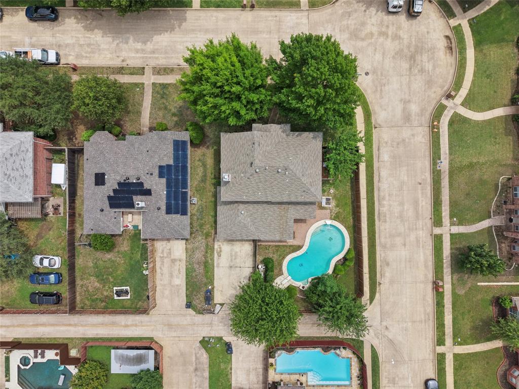828 Rockefeller Lane Allen, TX 75002 - Photo 30 of 31 an aerial view of a swimming pool