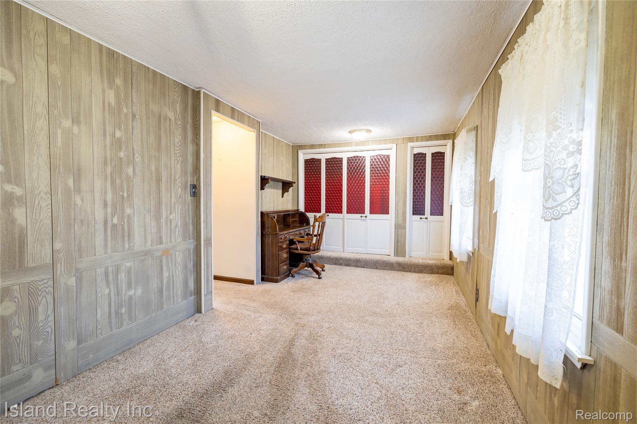 12972 Kerr Street Southgate, MI 48195 - Photo 7 of 28 12972 Kerr, Southgate (16 of 32).jpg