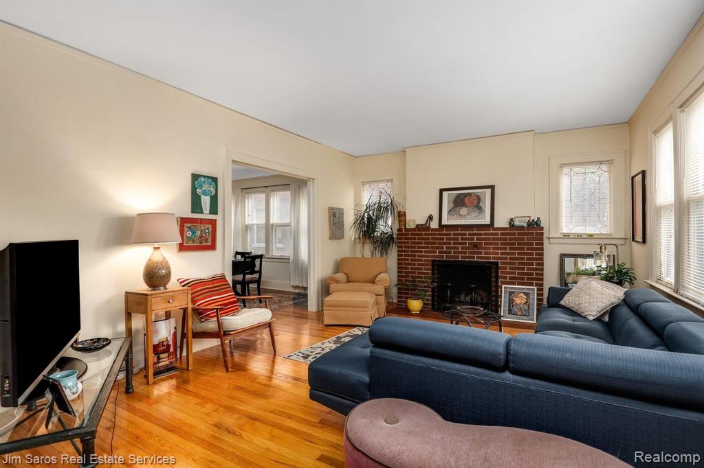 878 Nottingham Road, Unit 880 Grosse Pointe Park, MI 48230 - Photo 4 of 10