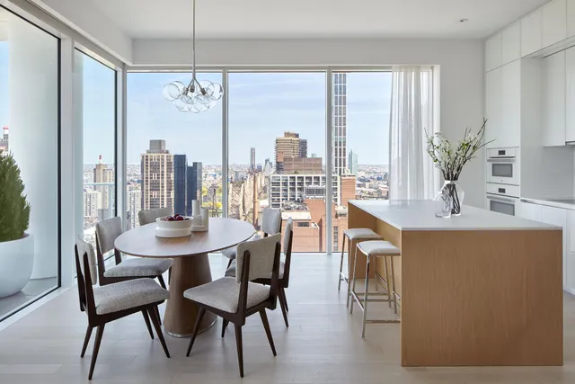 $4,350,000 | 200 East 59th Street, Unit 30D | Midtown East