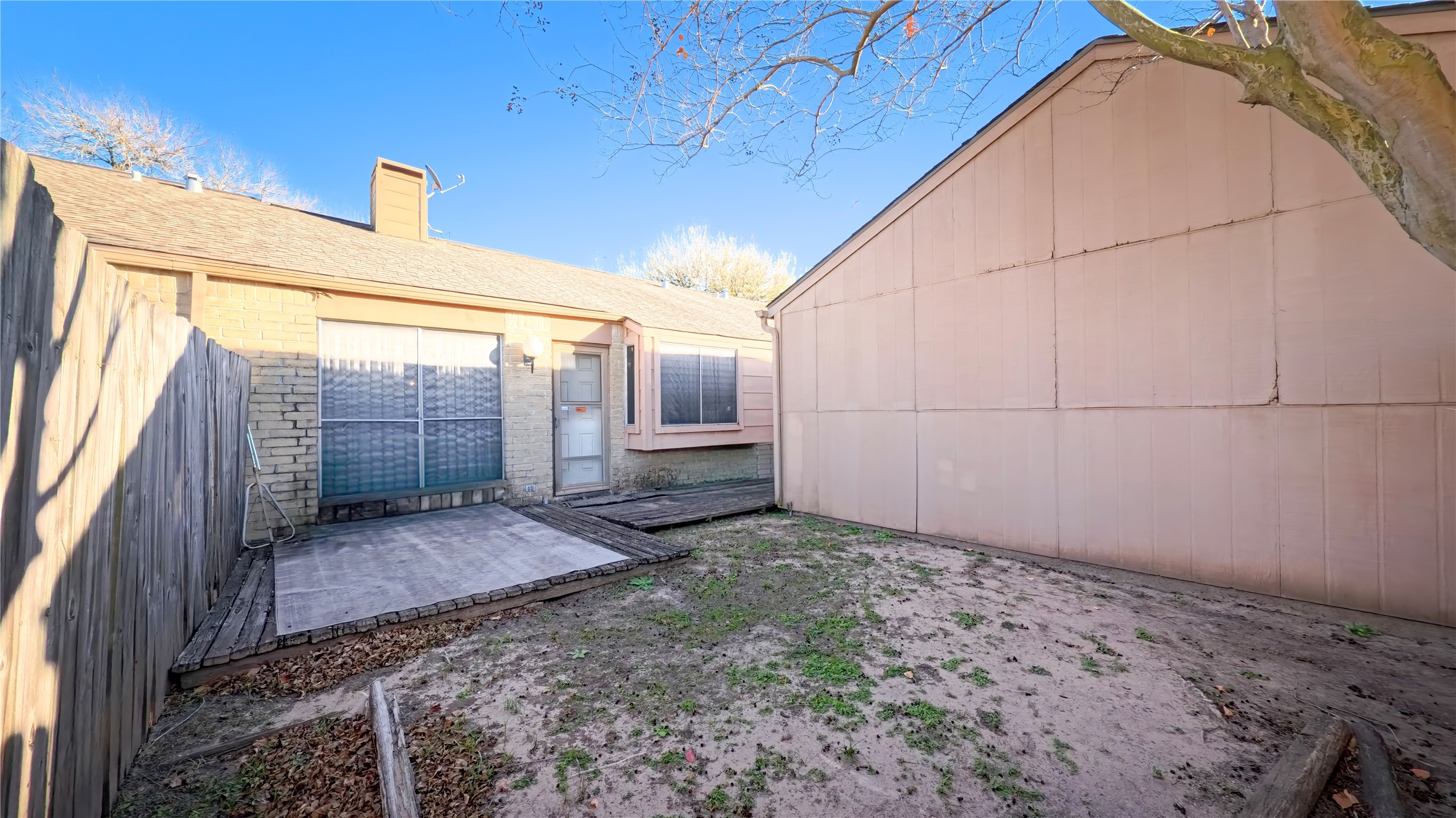 8650 Maplecrest Drive Houston, TX 77099 - Photo 14 of 15 a view of a backyard