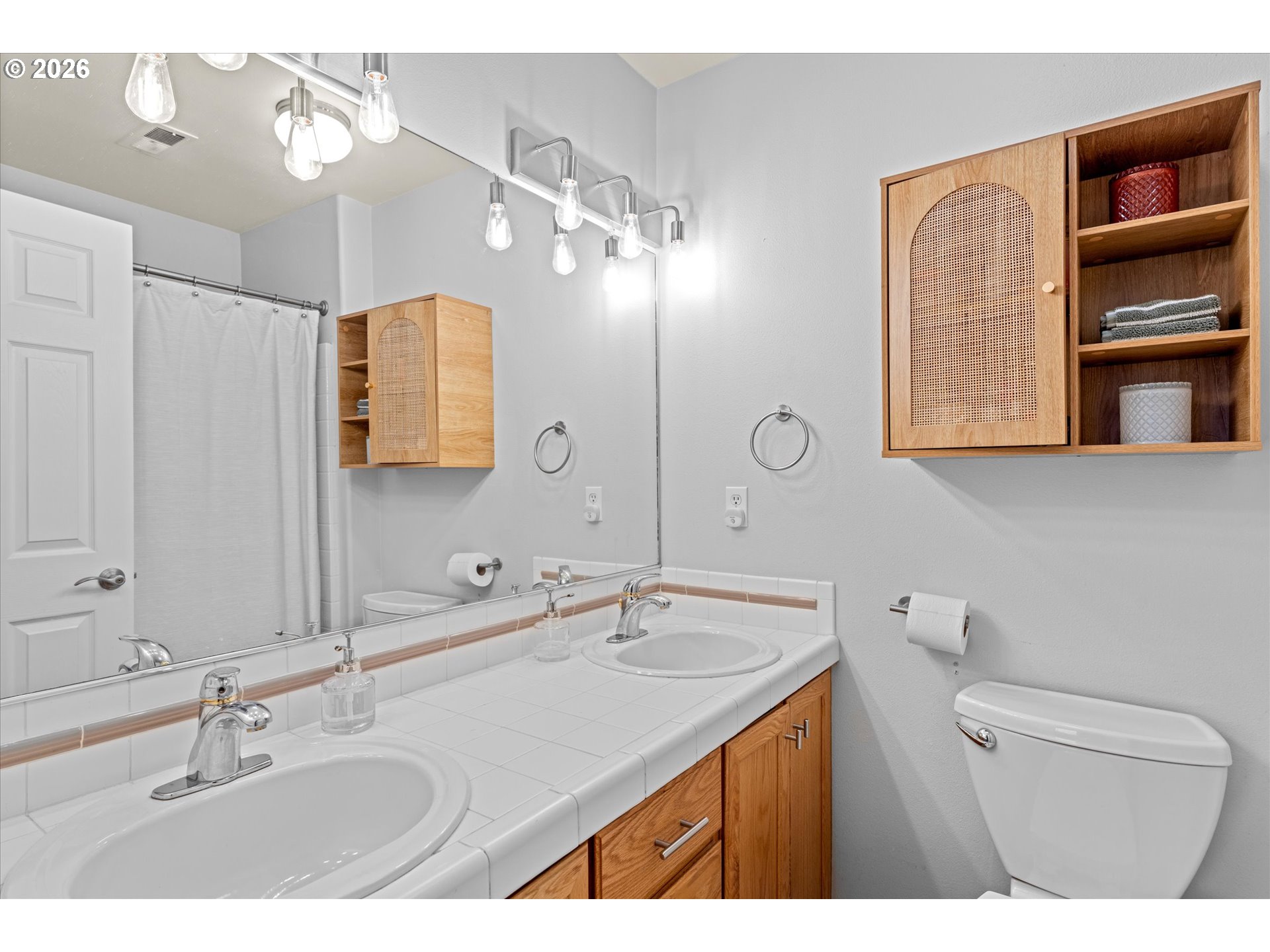 18718 Southwest 91st Terrace Tualatin, OR 97062 - Photo 21 of 44