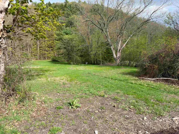$74,900 | 95 Old Church Road, Claremont, NH 03743