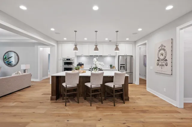 $1,261,900 | 25330 Park Lane, Excelsior, MN 55331