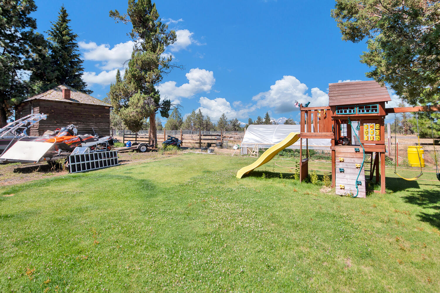 67100 Fryrear Road Bend, OR 97703 - Photo 19 of 38 a view of a house with a park