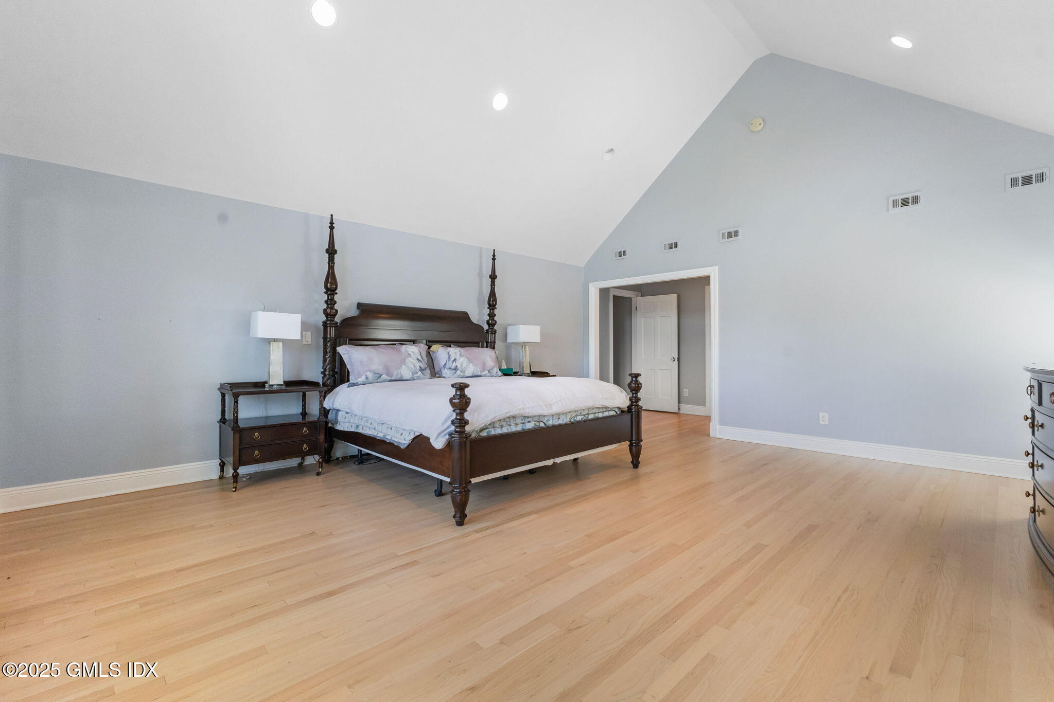 279 East Middle Patent Road Greenwich, CT 06831 - Photo 14 of 23 Primary 2