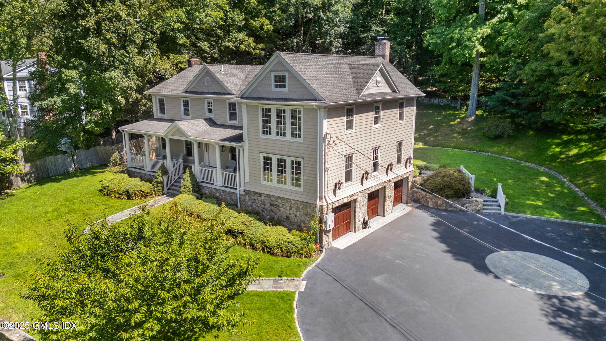 279 East Middle Patent Road Greenwich, CT 06831 - Photo 2 of 23 Driveway and Front