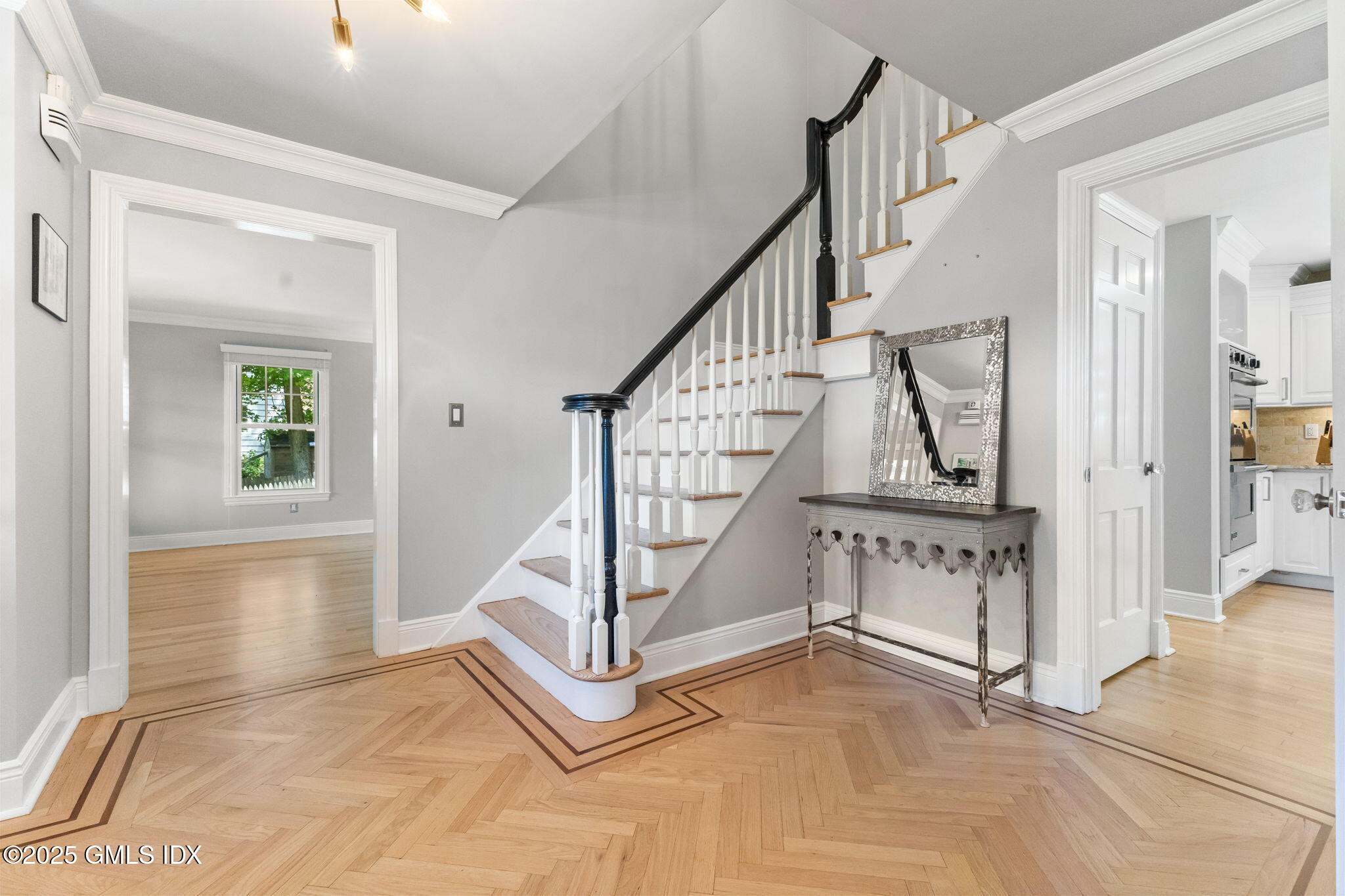 279 East Middle Patent Road Greenwich, CT 06831 - Photo 4 of 23 Foyer