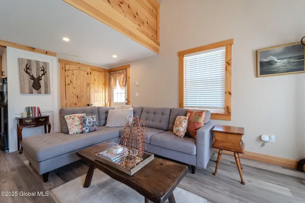 $2,250 | 52 Rte 65A, Unit 2, Windham, NY 12439