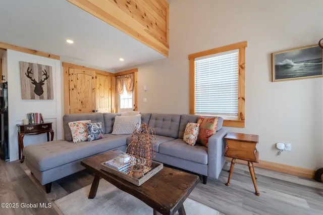 $2,250 | 52 Rte 65A, Unit 2, Windham, NY 12439