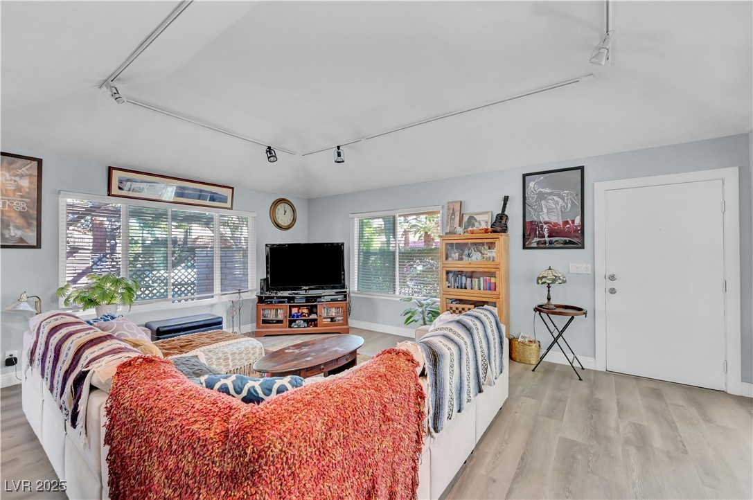 639 Pepper Tree Circle Henderson, NV 89014 - Photo 5 of 48