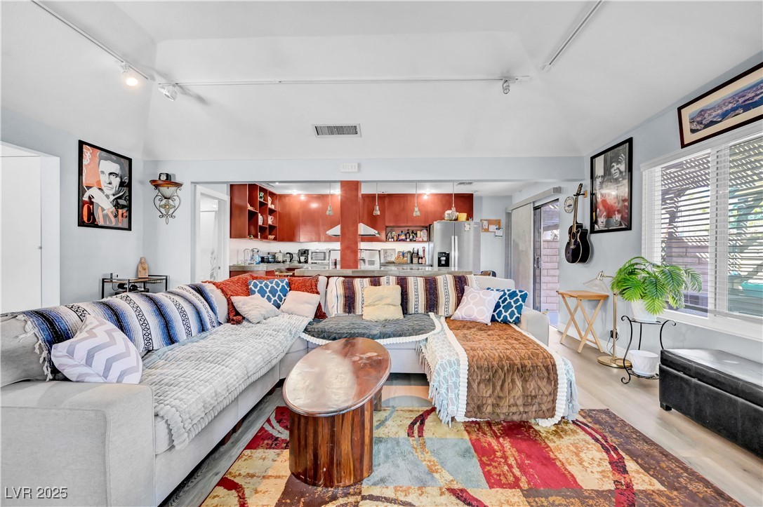 639 Pepper Tree Circle Henderson, NV 89014 - Photo 8 of 48