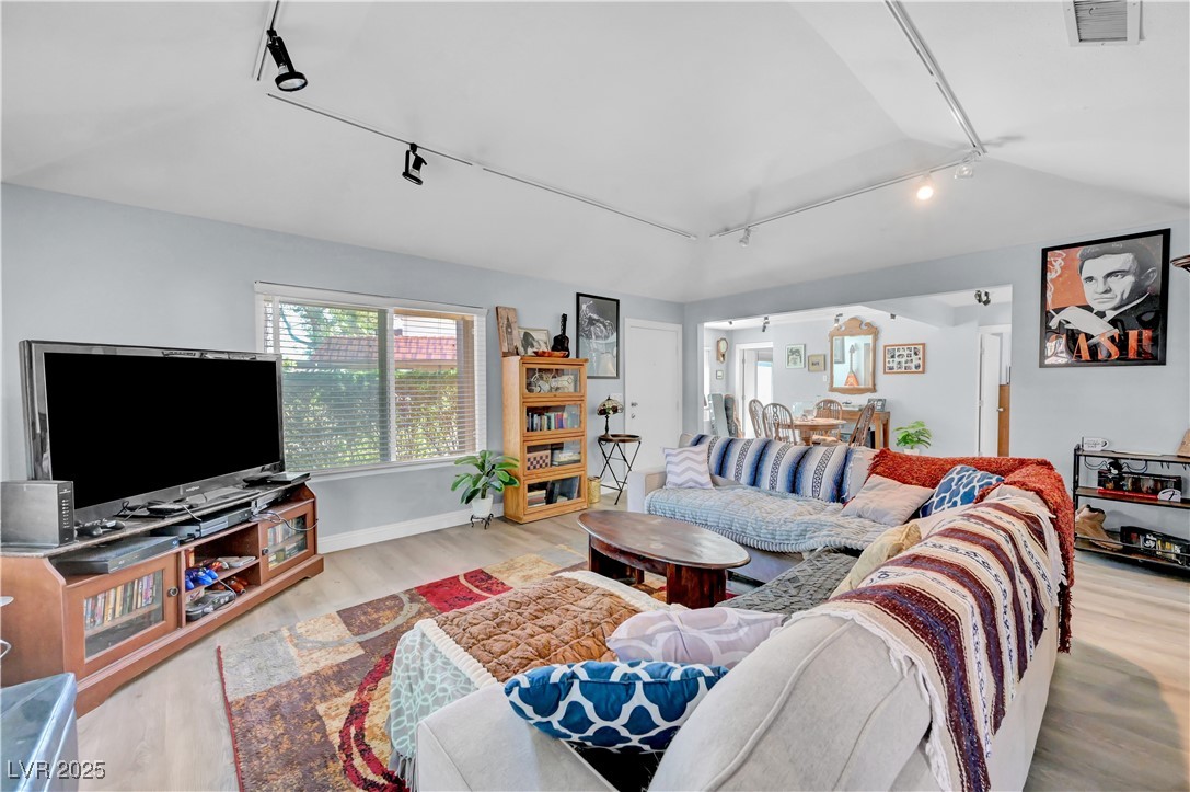 639 Pepper Tree Circle Henderson, NV 89014 - Photo 9 of 48