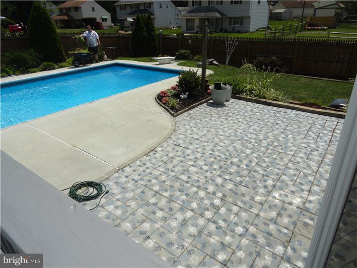 44 Matthews Road Newark, DE 19713 - Photo 2 of 19 Pool