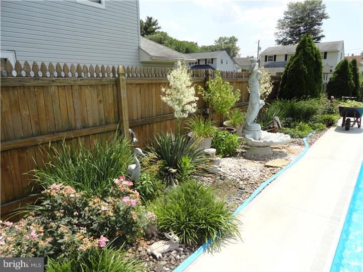 44 Matthews Road Newark, DE 19713 - Photo 4 of 19 Exterior Back