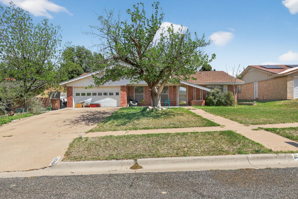 2709 Rebecca Drive Big Spring, TX 79720 - Photo 12 of 50 front view of house with a yard
