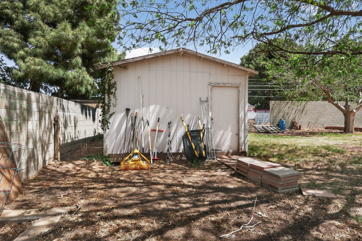 2709 Rebecca Drive Big Spring, TX 79720 - Photo 2 of 50 a view of a backyard
