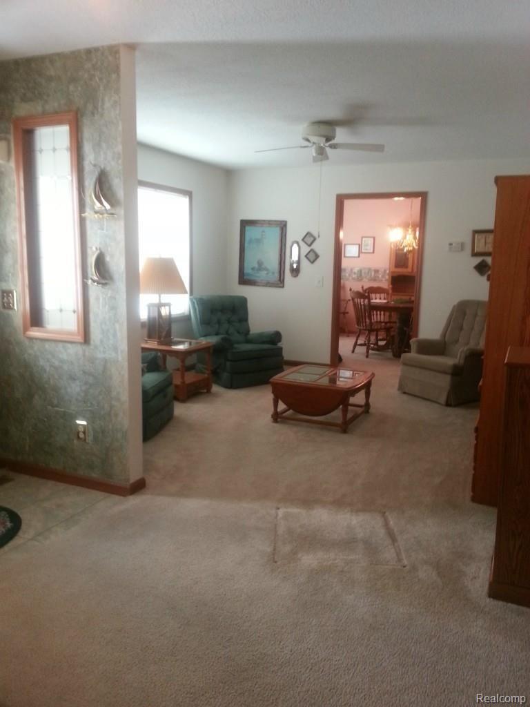 7191 Mentel Road Newport, MI 48166 - Photo 7 of 33 Mentel Entry and Living Room