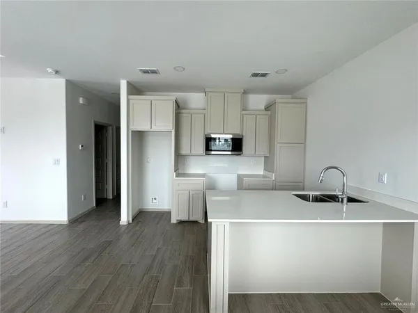 $1,050 | 7810 North 58th Street, Unit 1, Mission, TX 78573