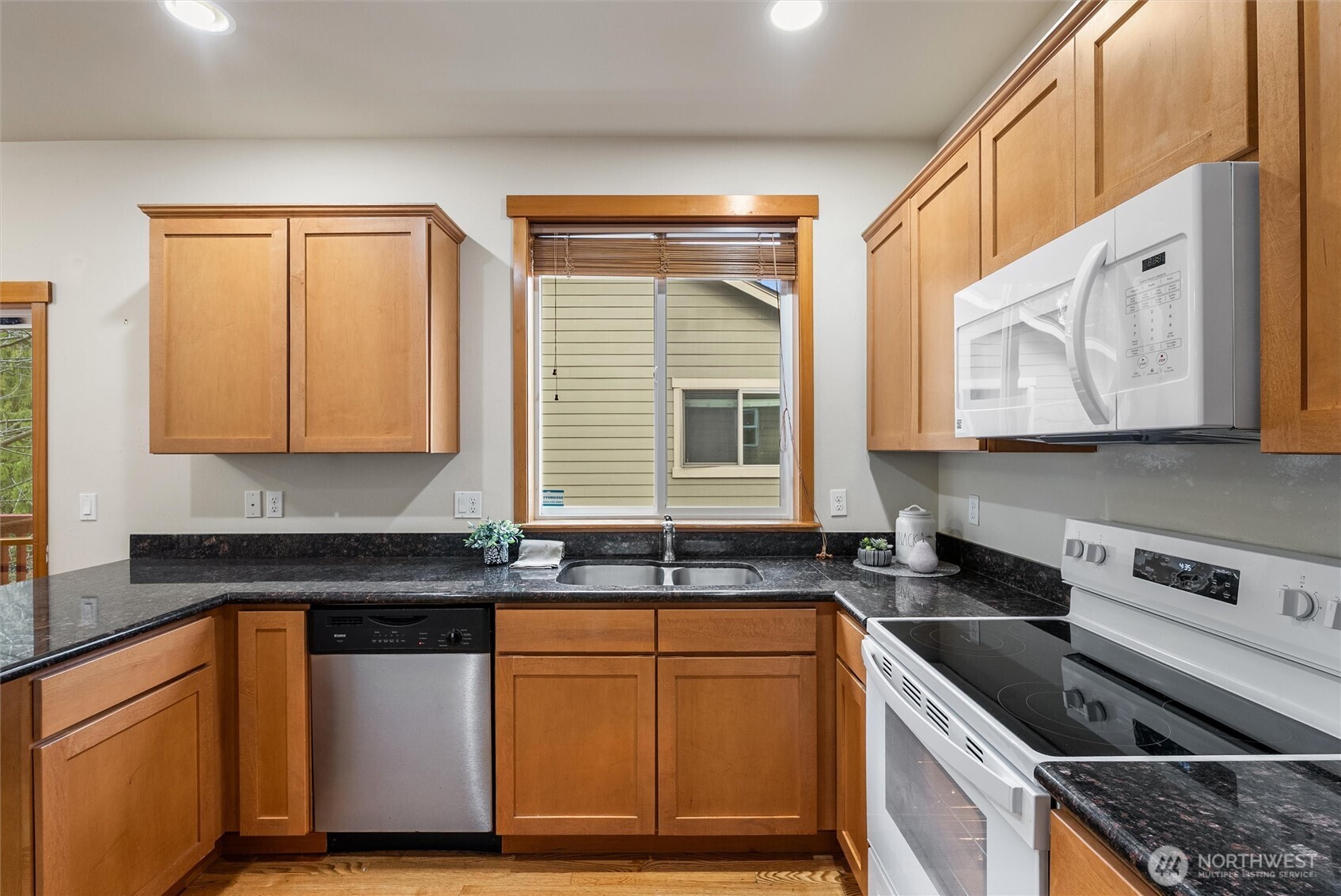 5110 153rd Place Southwest, Unit A Edmonds, WA 98026 - Photo 16 of 37