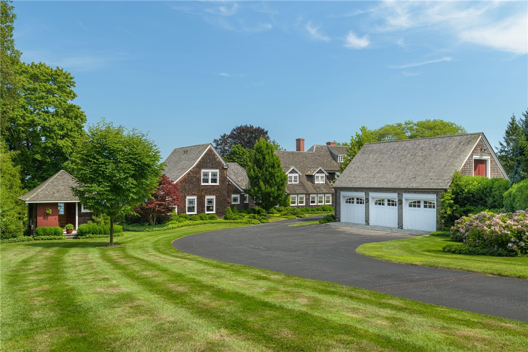 340 East Shore Road Jamestown, RI 02835 - Photo 13 of 50 CIRCULAR DRIVEWAY