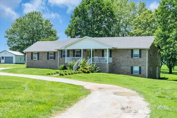 $349,900 | 424 Winchester Highway, Hillsboro, TN 37342