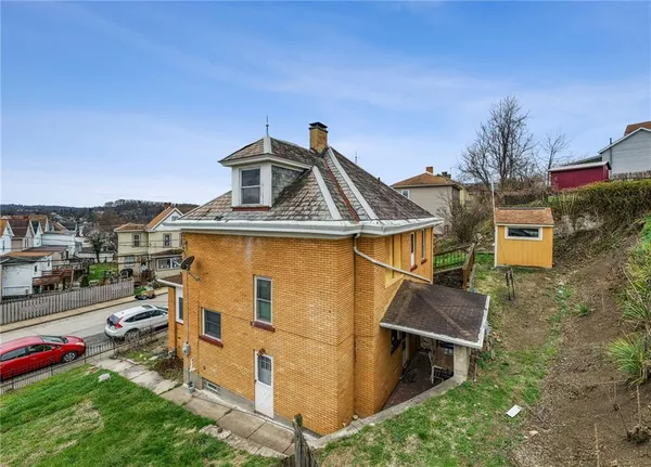 $250,000 | 701 Cowan Avenue, Jeannette, PA 15644