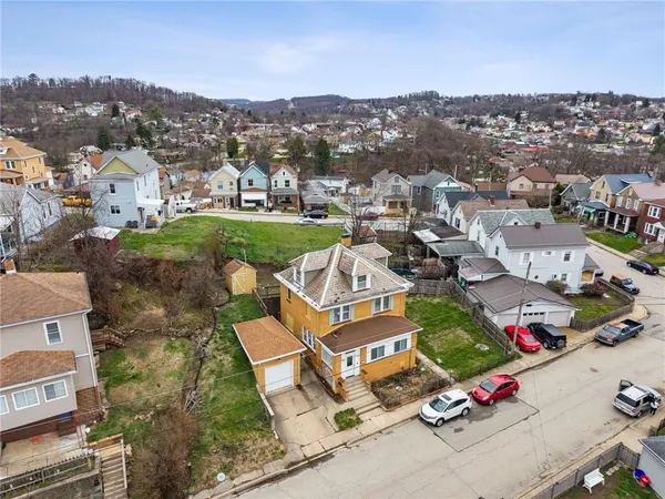 $250,000 | 701 Cowan Avenue, Jeannette, PA 15644