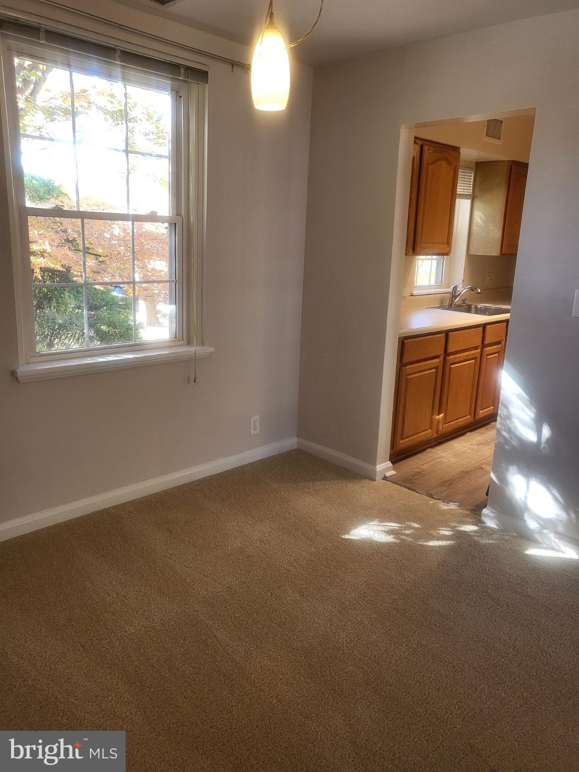 3279 South Stafford Street, Unit B1 Arlington, VA 22206 - Photo 11 of 39 a view of an empty room with a window