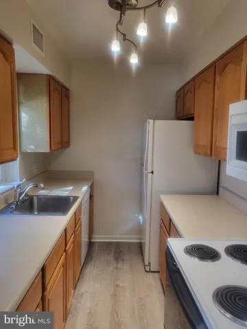 $3,000 | 3279 South Stafford Street, Unit B1, Arlington, VA 22206