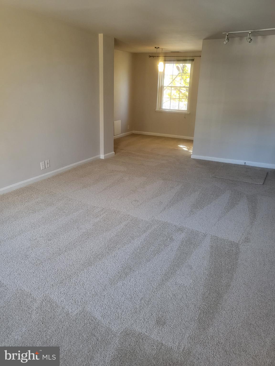 3279 South Stafford Street, Unit B1 Arlington, VA 22206 - Photo 16 of 39 a view of an empty room with a window