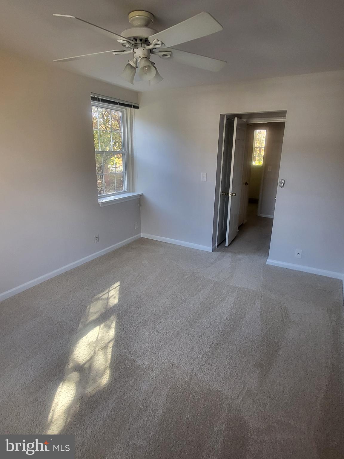 3279 South Stafford Street, Unit B1 Arlington, VA 22206 - Photo 19 of 39 a view of empty room with windows