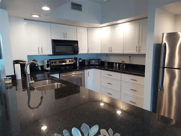 $3,400 | 100 North Federal Highway, Unit 840, Fort Lauderdale, FL 33301