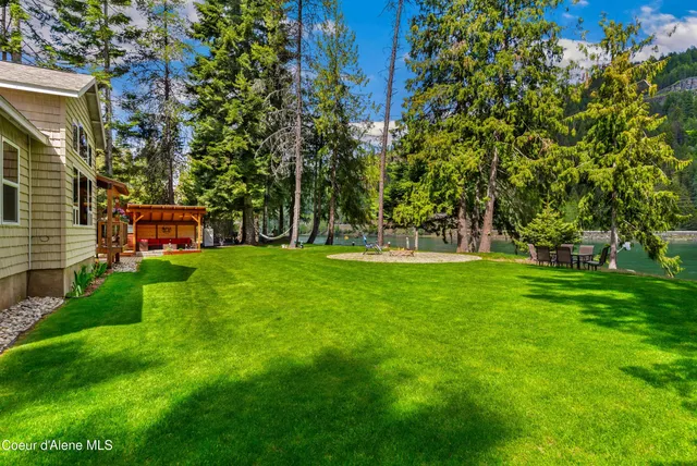 $1,500,000 | 241 North River Lake Drive, Clark Fork, ID 83811