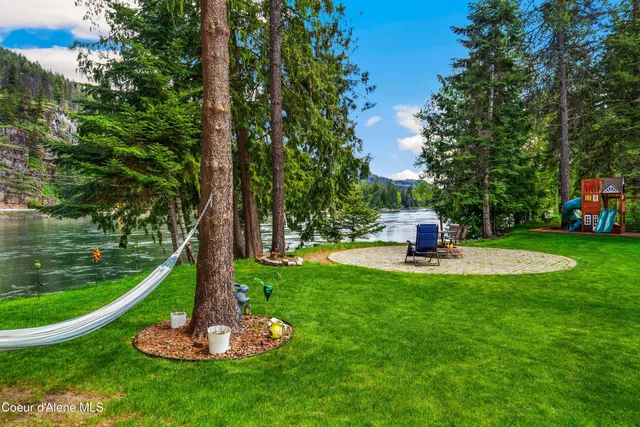 $1,500,000 | 241 North River Lake Drive, Clark Fork, ID 83811