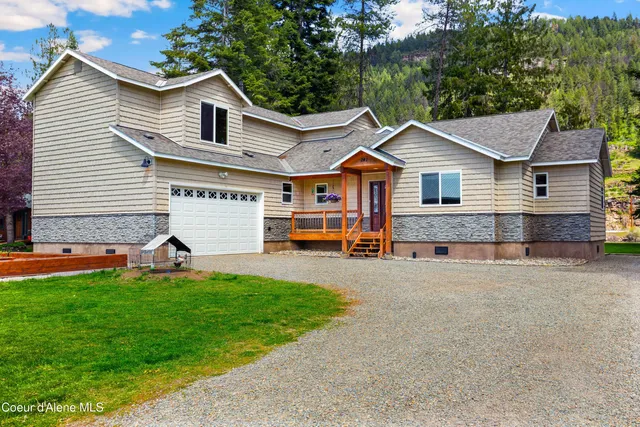 $1,500,000 | 241 North River Lake Drive, Clark Fork, ID 83811