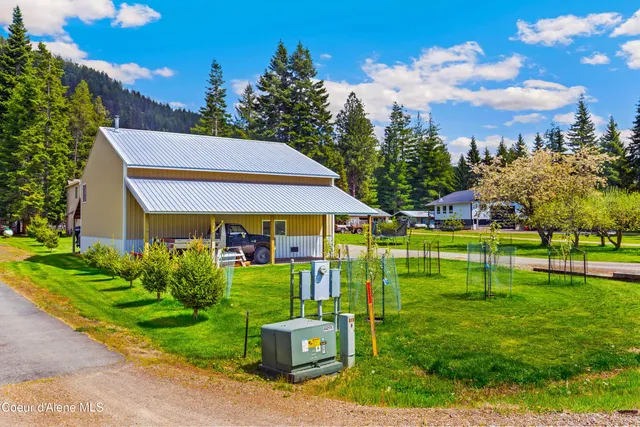 $1,500,000 | 241 North River Lake Drive, Clark Fork, ID 83811
