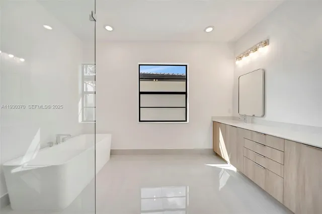 $1,600,000 | 1427 Southwest 23rd Street, Fort Lauderdale, FL 33315