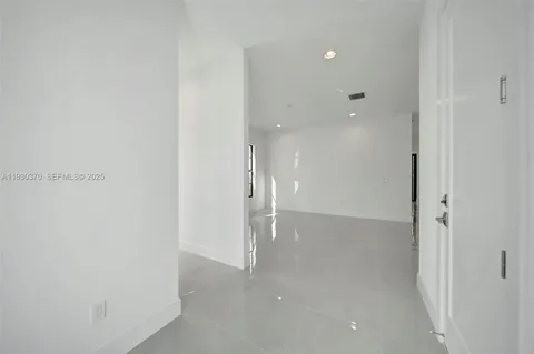 $1,600,000 | 1427 Southwest 23rd Street, Fort Lauderdale, FL 33315