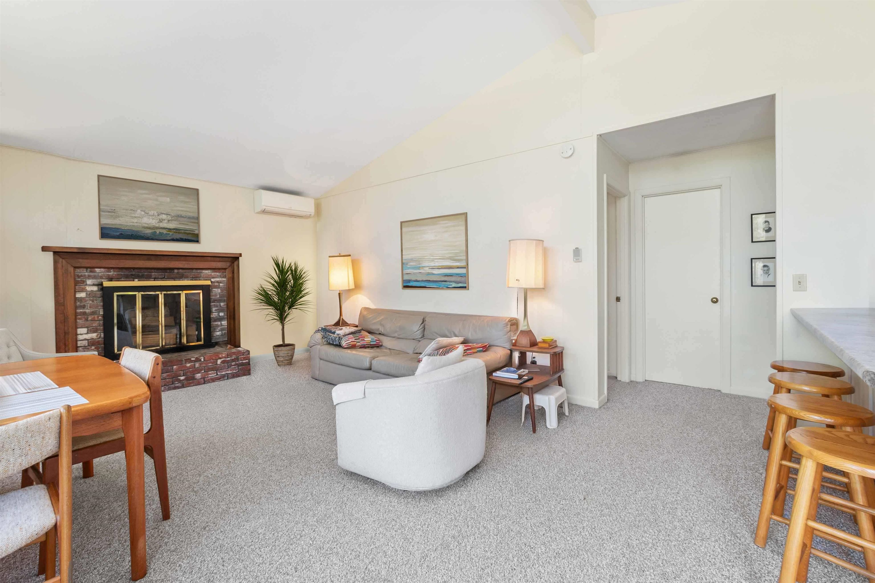 247 Sugarhouse Road New London, NH 03257 - Photo 4 of 24 Gallery Image 4